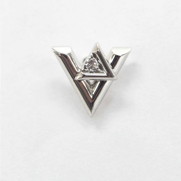 Louis Vuitton Pure Dreille Crew Diamond Stud Earrings 14k White